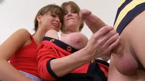 Youthfull boy gets a hand job from a COUGAR before the FFM